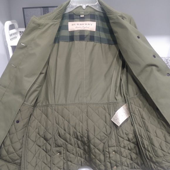 NEW, Burberry Exclusive Military Green Whitworth Quilted Field Jacket - Picture 8 of 16